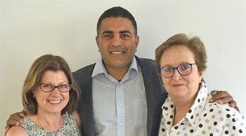 (L-R) Jennifer Gersbeck - Justin Mohamed - Amanda Vanstone - online