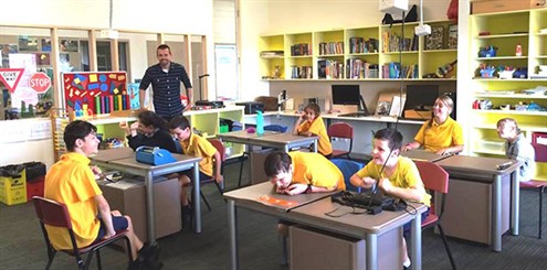 Blind school classroom - online