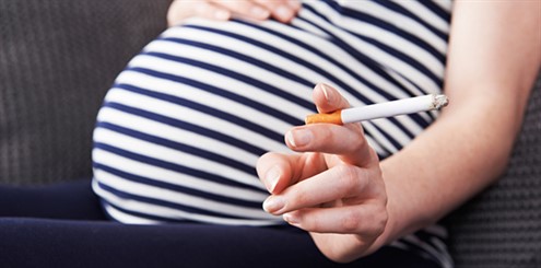 pregnant woman smoking - 386102302 - 600 x 297